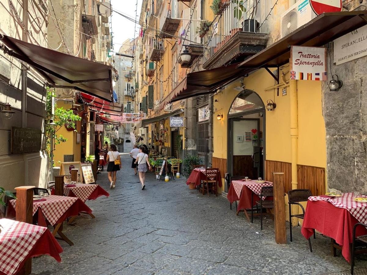 White Home Quartieri Spagnoli Naples Exterior photo