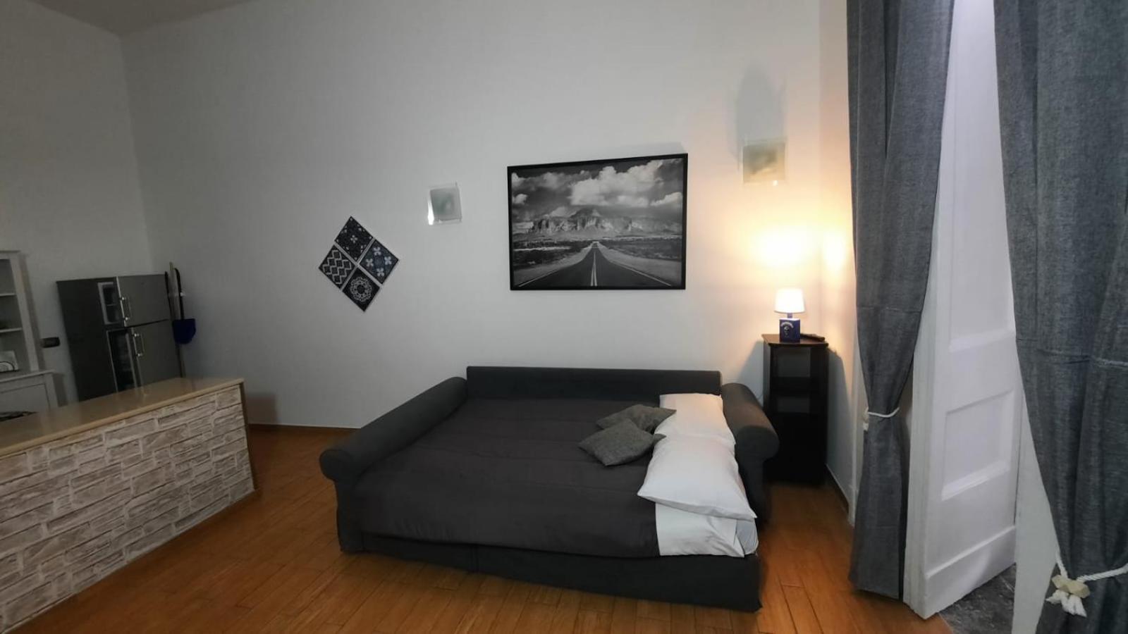 White Home Quartieri Spagnoli Naples Exterior photo