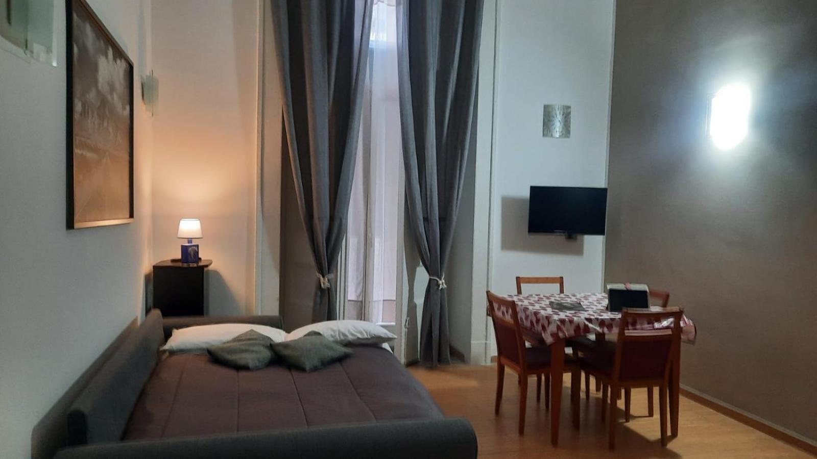 White Home Quartieri Spagnoli Naples Exterior photo